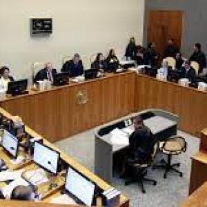 STJ: Espólio pagará pensão a filha maior, mas com desconto na herança