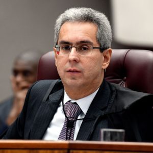 Justiça não pode determinar que terceiro cumpra obrigação pela qual não é responsável